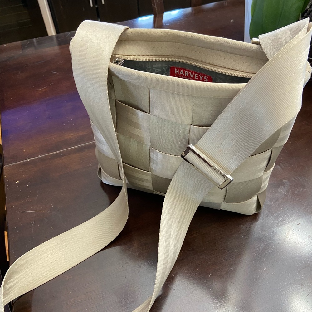Harvey’s Cross Body Champagne